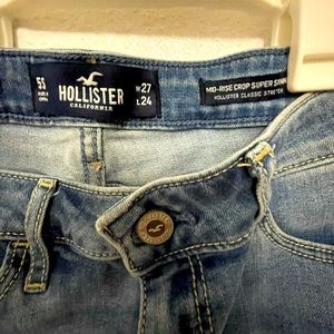 HOLLISTER (Used)Mid rise crop jeans Size 5S
